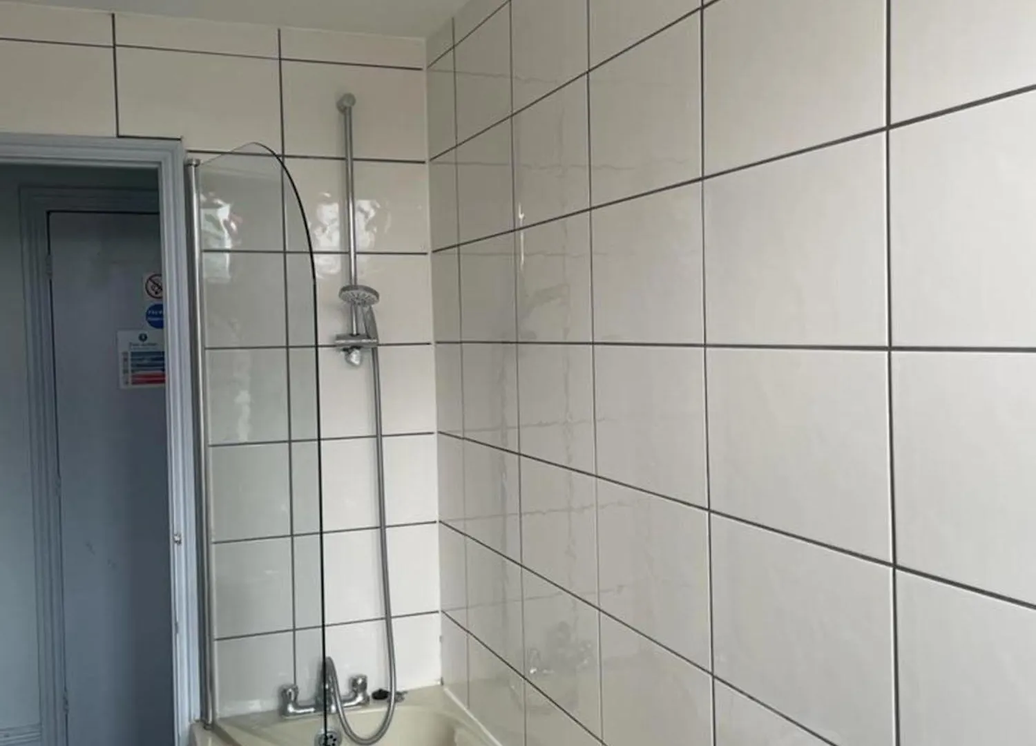Hotel Oyo No 3 Bath 3*,